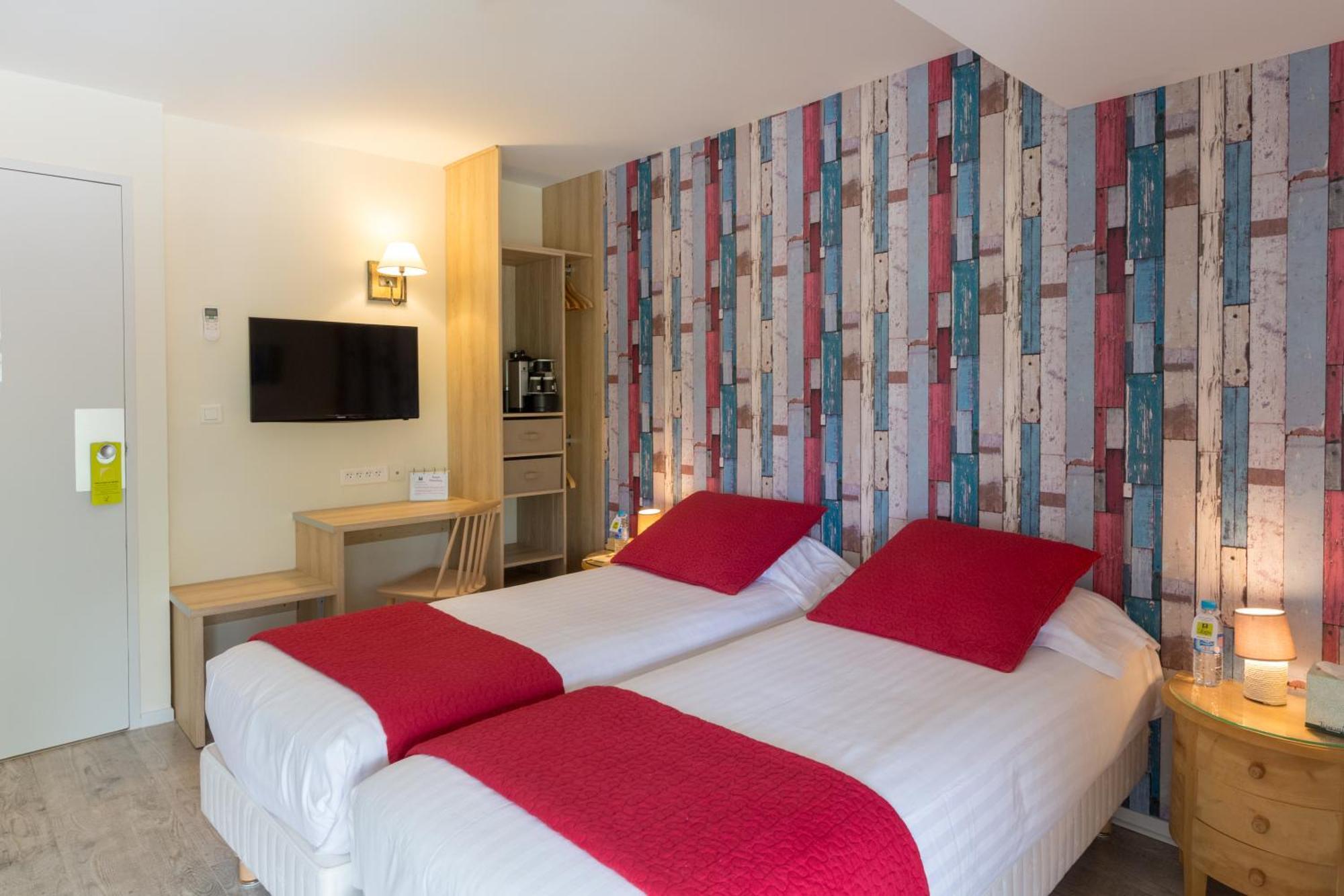 Pey La Tour - Logis Hotels & Restaurant Salleboeuf Стая снимка