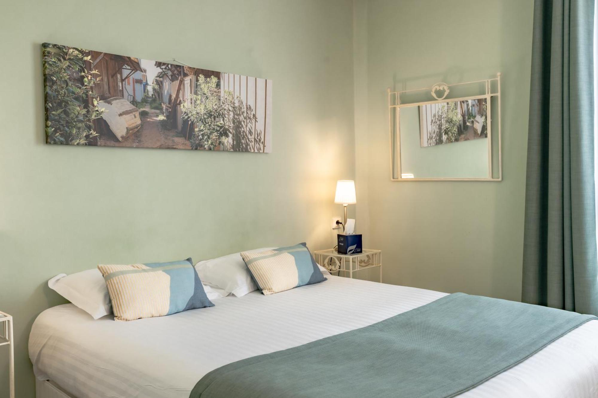 Pey La Tour - Logis Hotels & Restaurant Salleboeuf Екстериор снимка