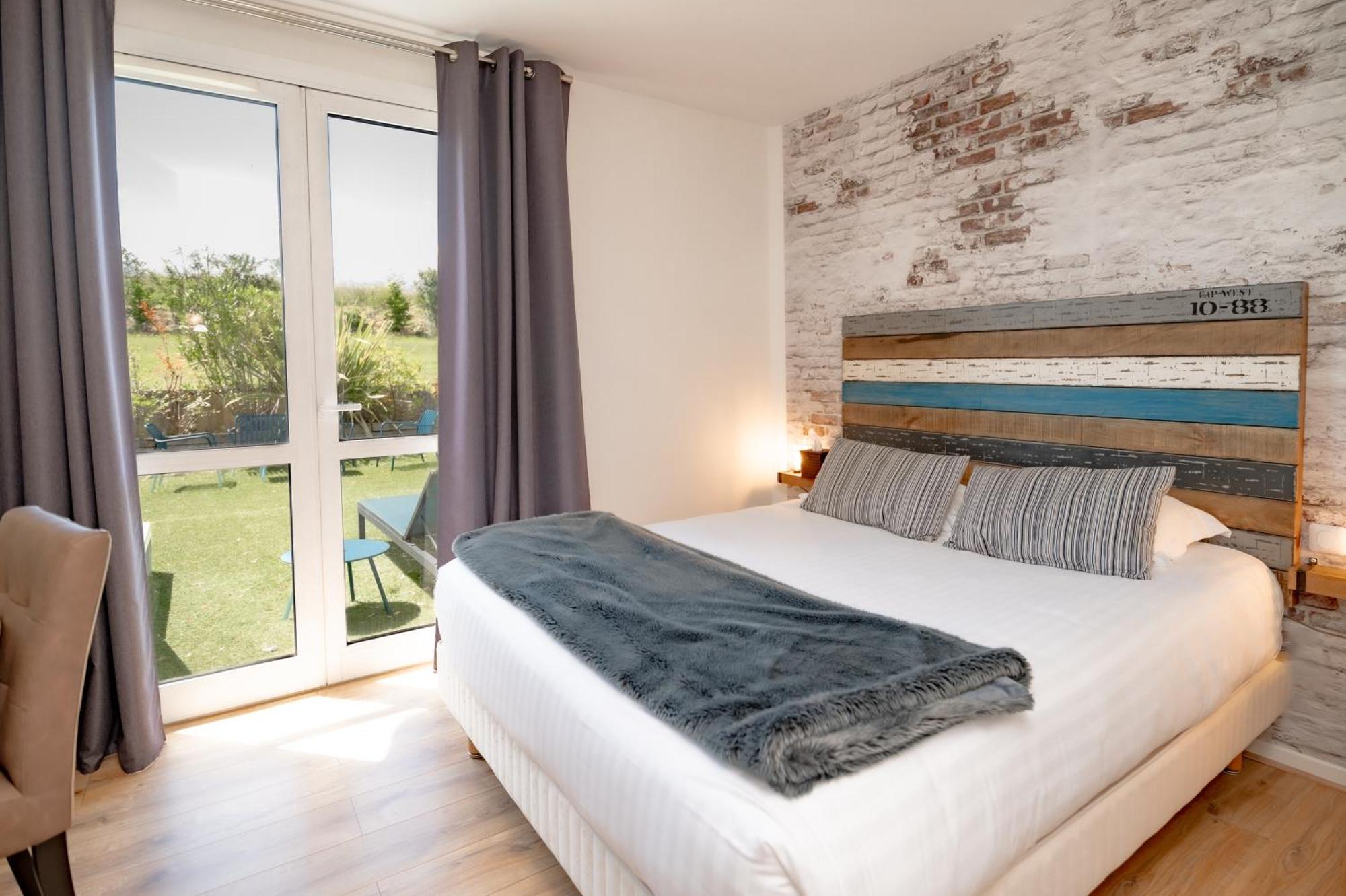 Pey La Tour - Logis Hotels & Restaurant Salleboeuf Екстериор снимка