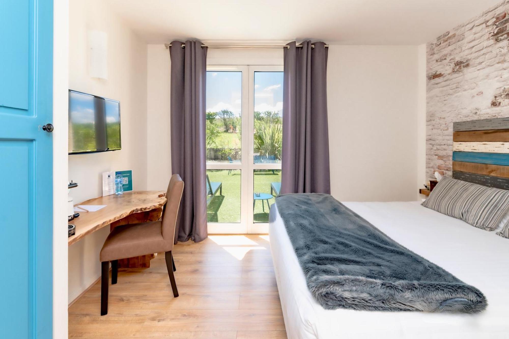 Pey La Tour - Logis Hotels & Restaurant Salleboeuf Екстериор снимка