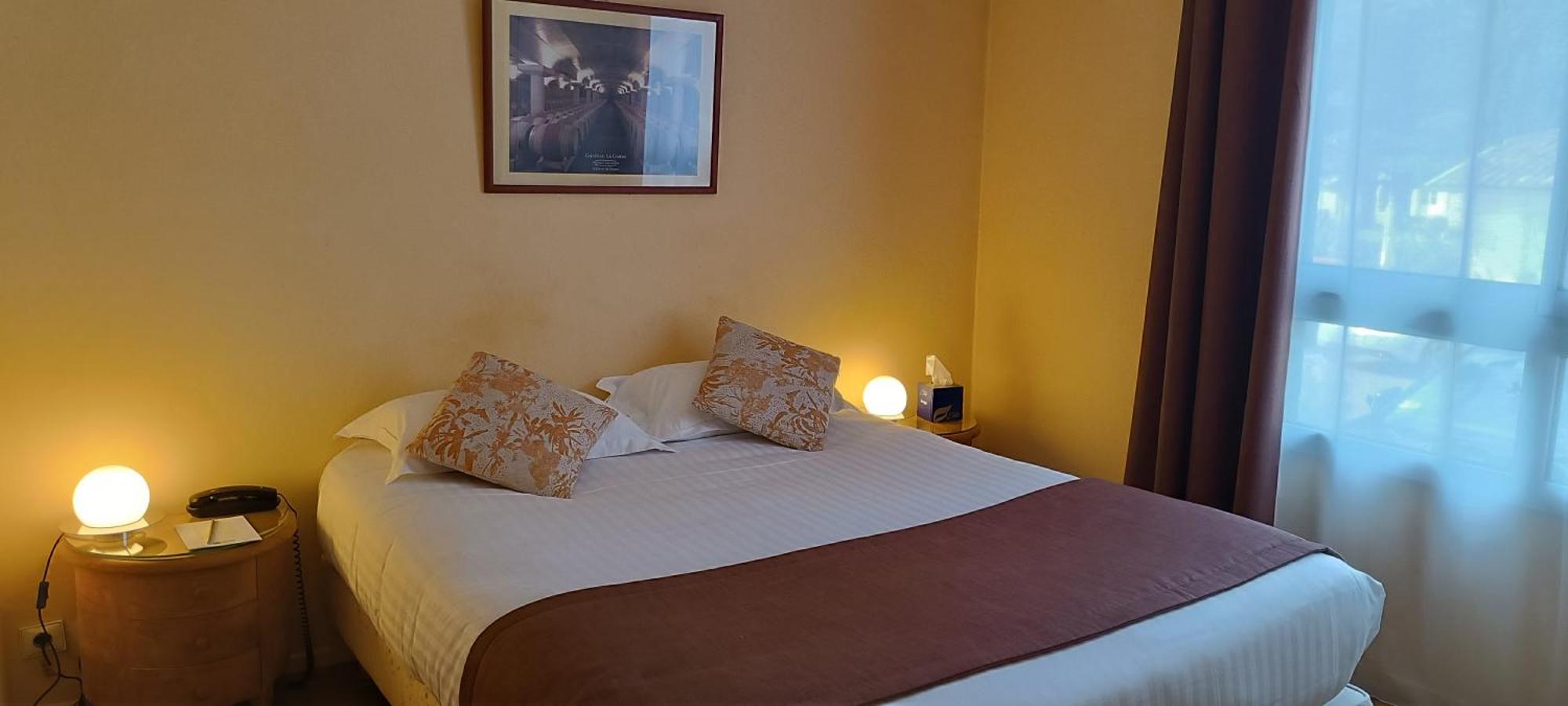 Pey La Tour - Logis Hotels & Restaurant Salleboeuf Стая снимка