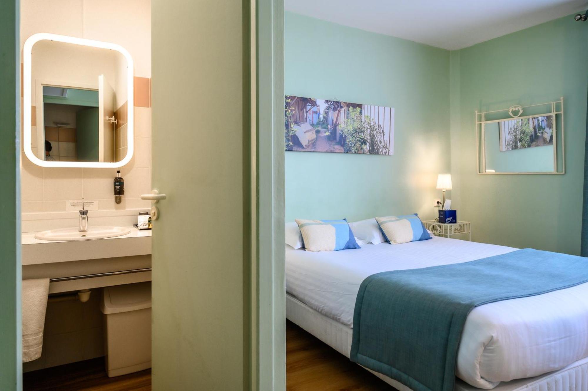 Pey La Tour - Logis Hotels & Restaurant Salleboeuf Екстериор снимка